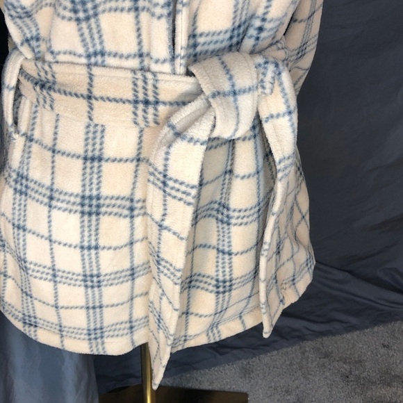 Moda Plaid Teddy Jacket with Belt - Picture 8 of 16